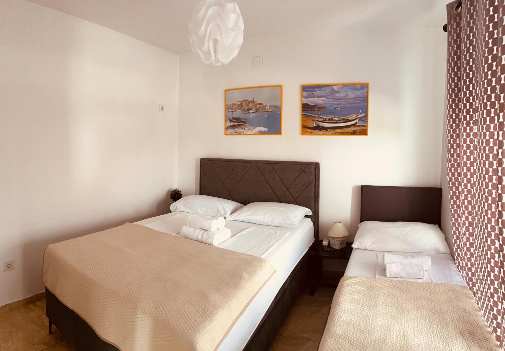 Apartment Karlo Novalja Buitenkant foto
